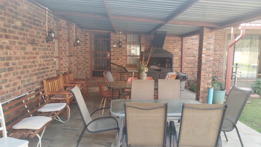 12 Bedroom Property for Sale in Pellissier Free State